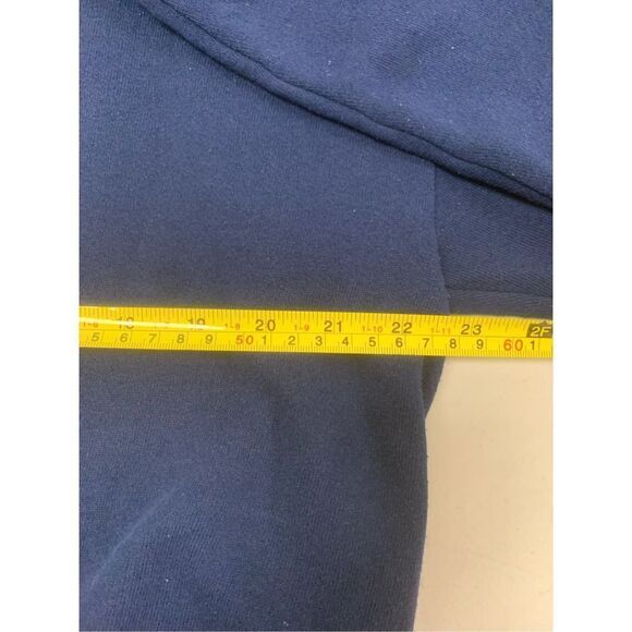 Vintage
Christmas Graphic Sweatshirt - Picture 5 of 6